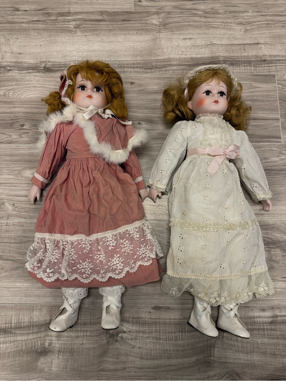 90sHeritage Mint Porcelain Girl Dolls Set Pink and Cream Vintage-Style Dresses